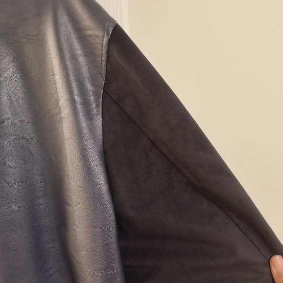 Levi's Women's Mixed Media Varisty Bomber Jacket - Picture 7 of 8